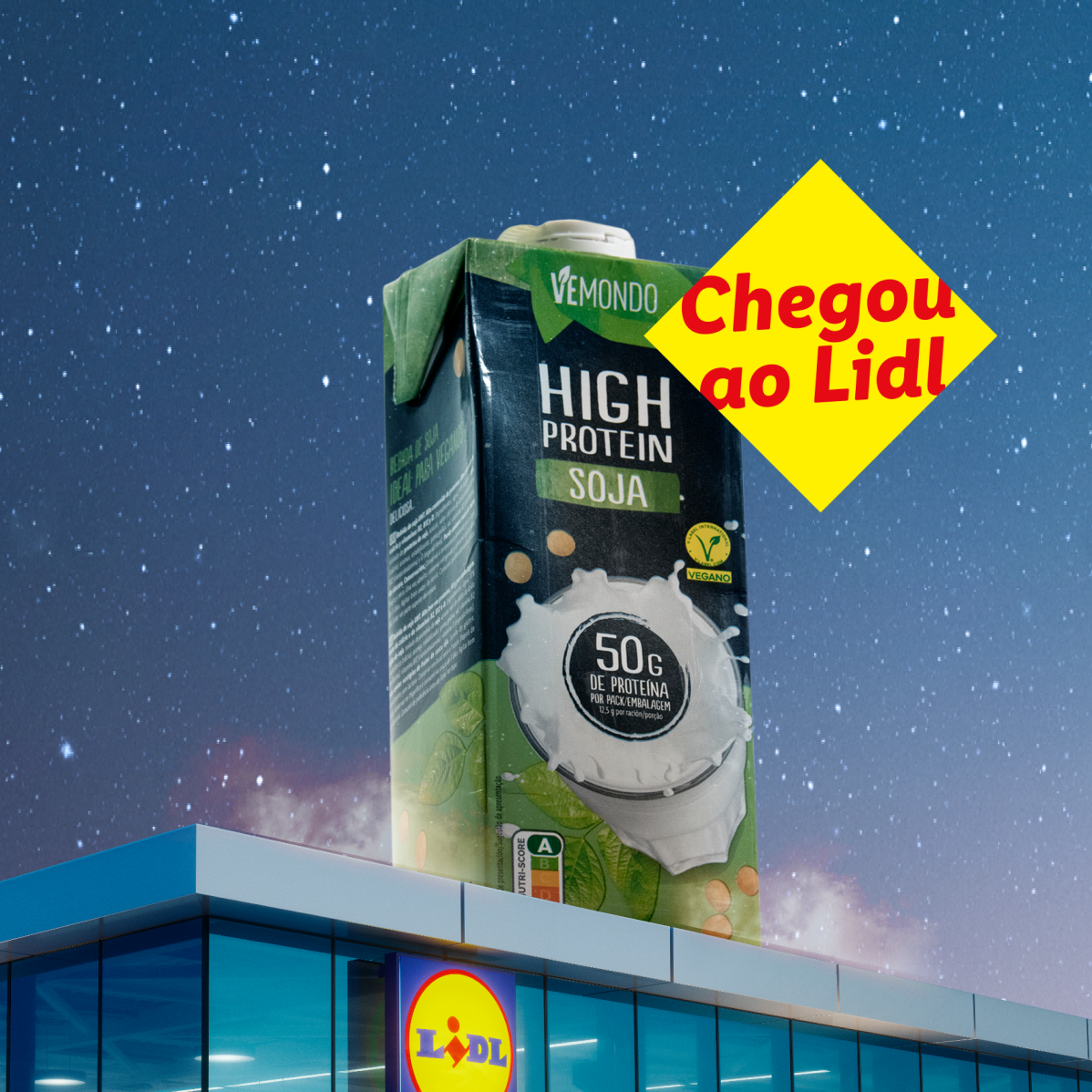 Caixa de bebida de soja Vemondo High Protein na cobertura de uma loja Lidl.