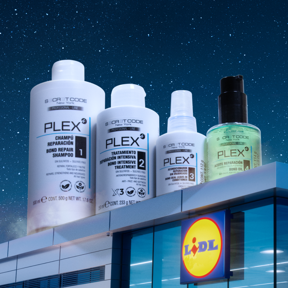 Produtos de cabelo Secret Code Plex em uma prateleira acima de uma loja Lidl.