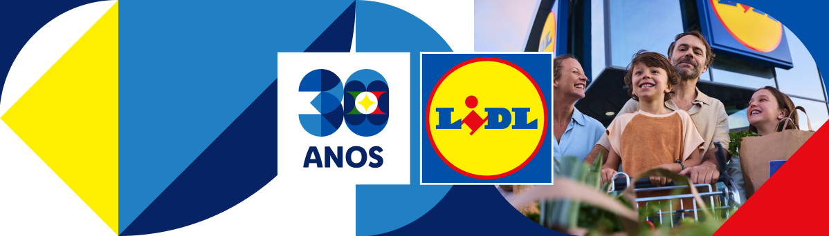 Lidl celebra 30 anos: família a fazer compras.