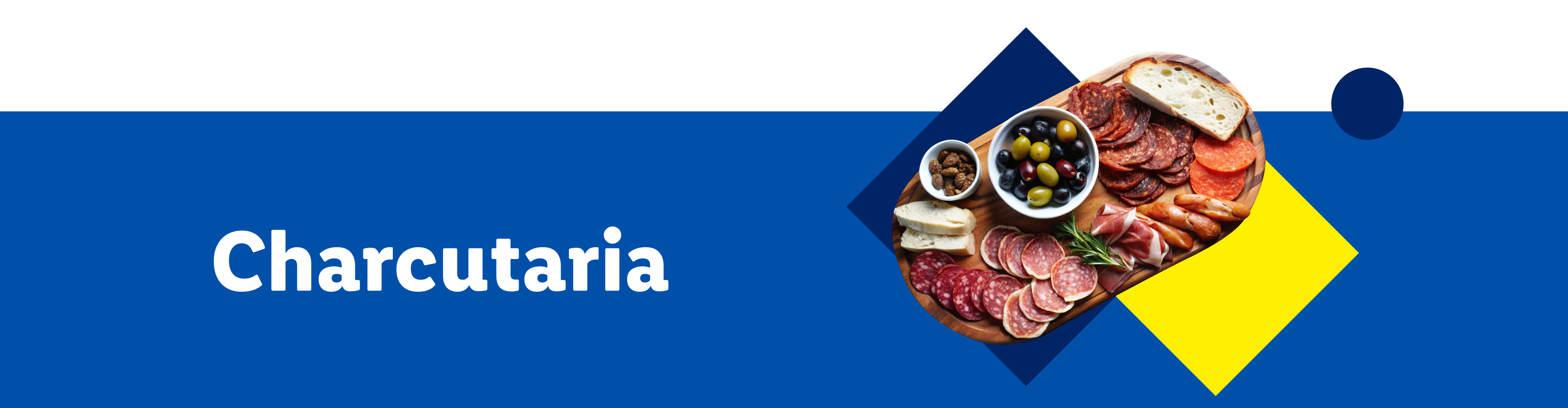Tábua de charcutaria com salames, presuntos, queijos, azeitonas e pão.