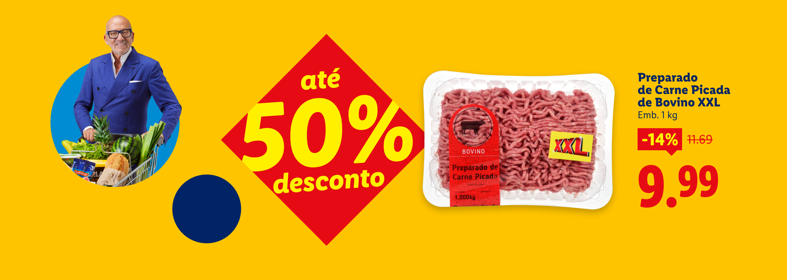 Homem com carrinho de compras, carne picada XXL e desconto de até 50%.
