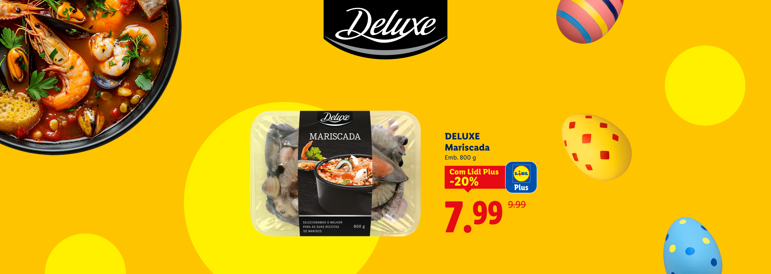 Mariscada congelada em embalagem de 800g, com desconto de 20% para clientes Plus, sobre fundo amarelo com ovos de Páscoa.