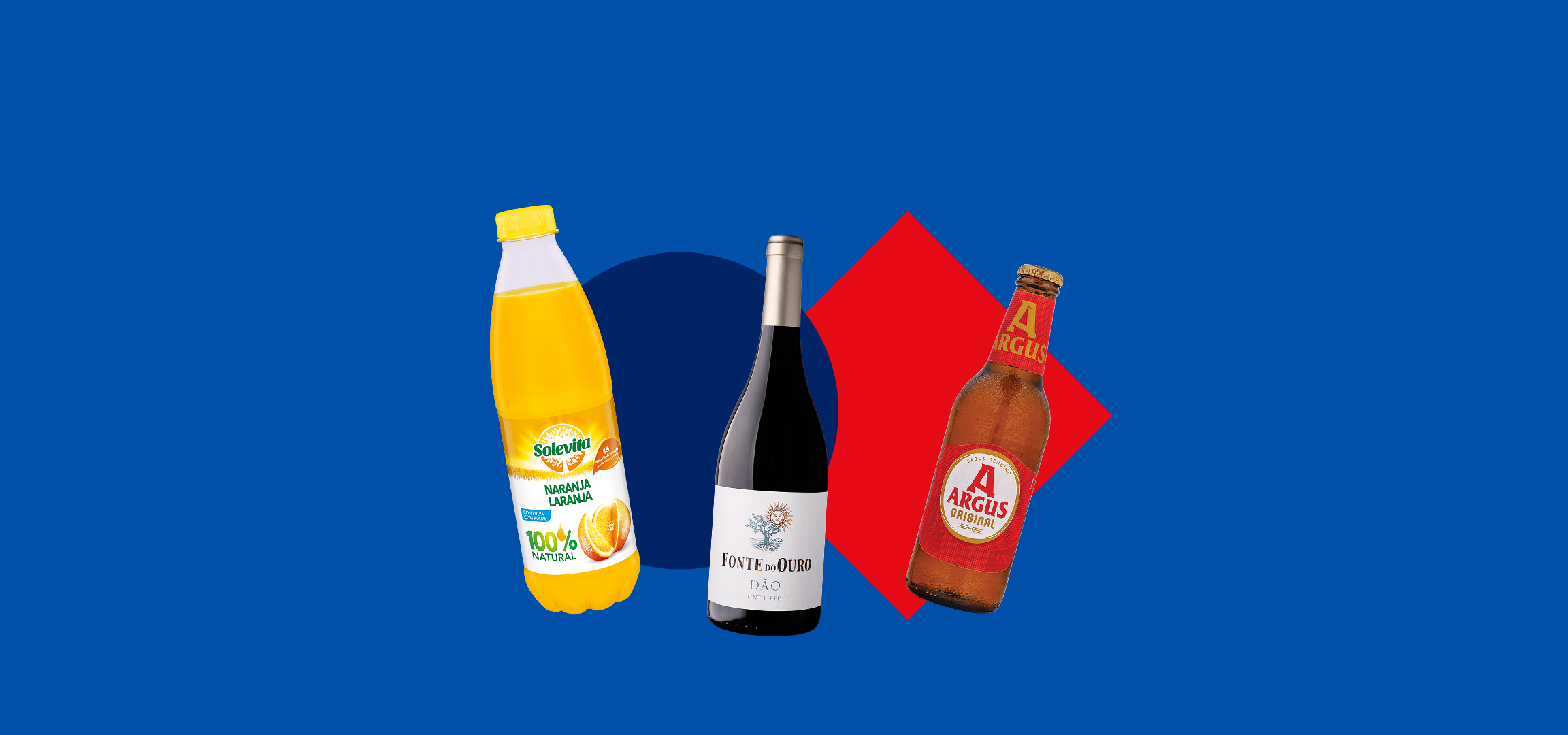 Garrafa de sumo de laranja 100% natural, garrafa de vinho tinto e garrafa de cerveja.