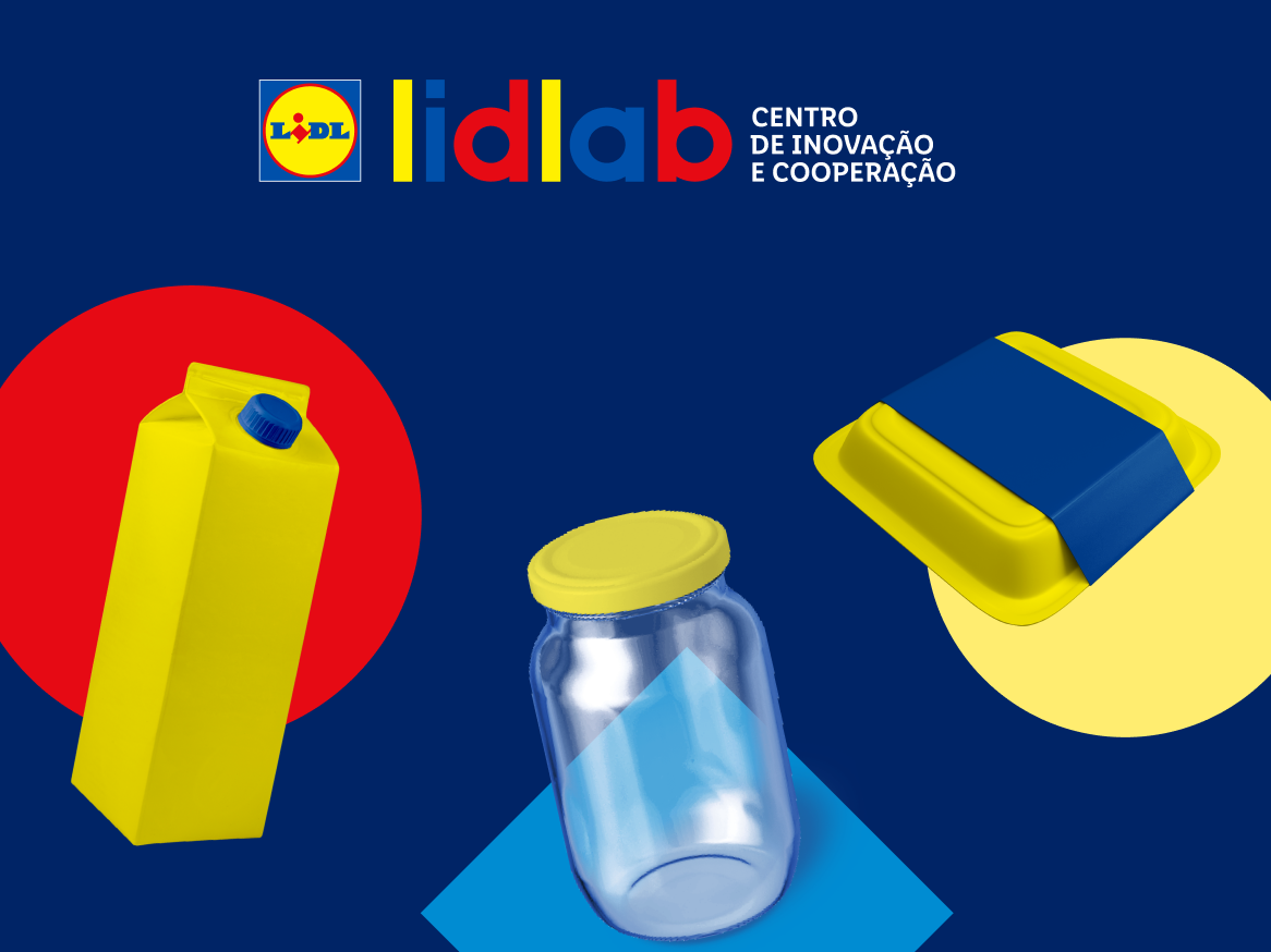 Embalagens de cartão, vidro e plástico em fundo azul com o logótipo 'lidlab' e 'CENTRO DE INOVAÇÃO E COOPERAÇÃO'.