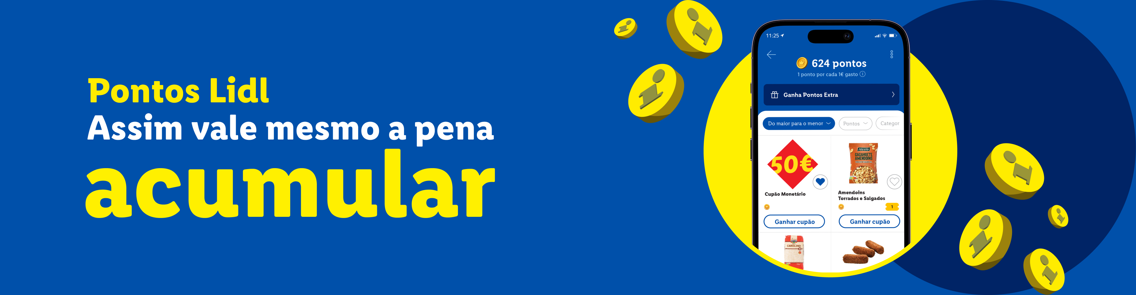 Um smartphone exibe a aplicação de pontos, com um cupão de 50€ e amendoins, sobre um fundo azul com moedas.