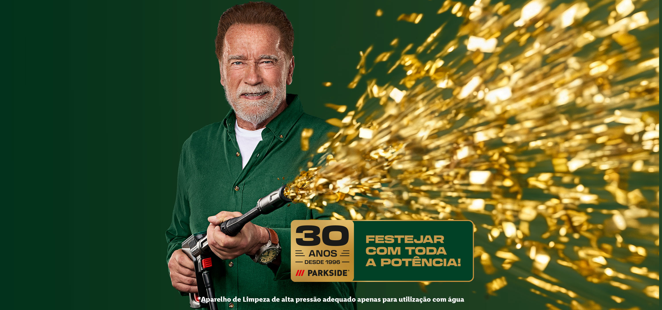 Arnold Schwarzenegger celebra 30 anos de ferramentas elétricas com confetes dourados.