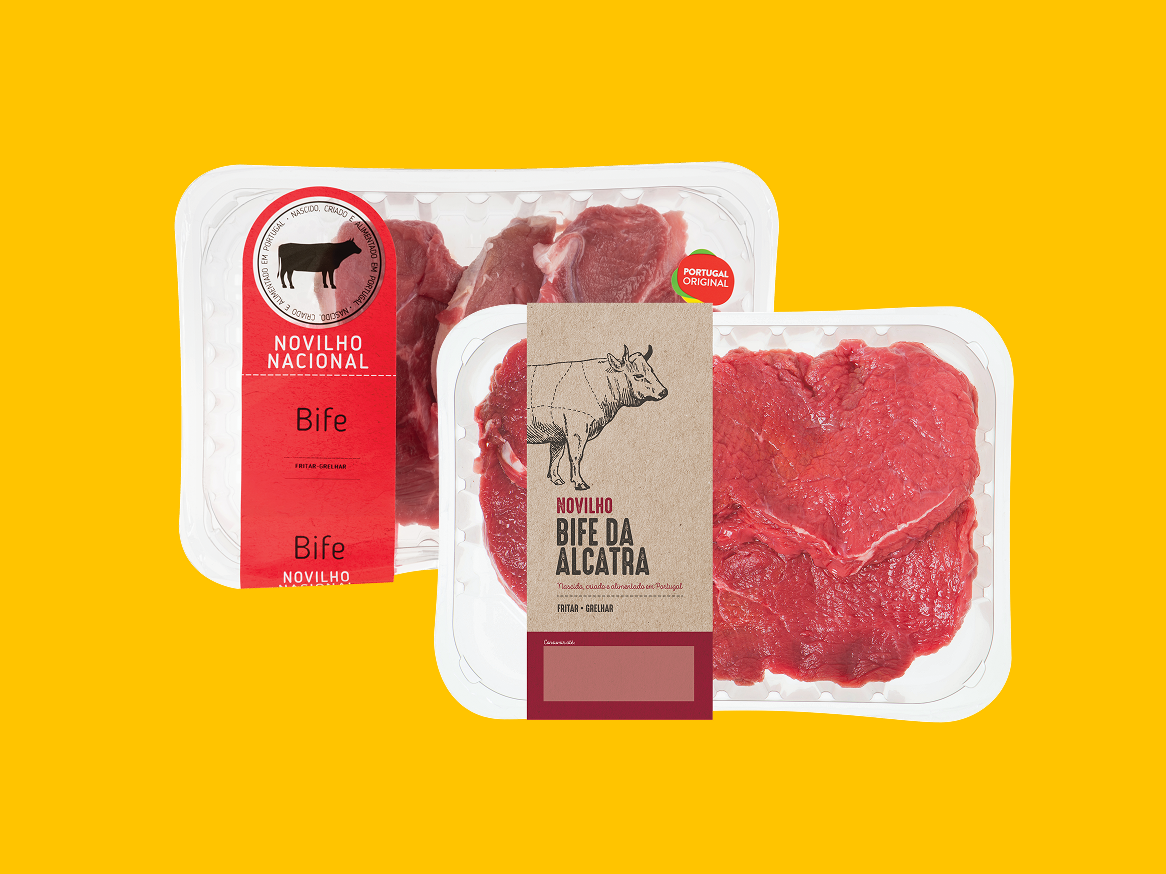 Embalagens de bifes de novilho nacional e bife da alcatra, produtos portugueses.