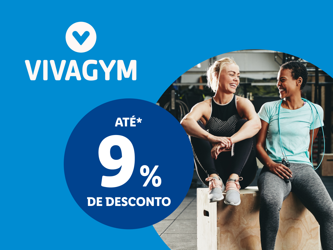 Duas mulheres sorridentes sentadas num ginásio, com o logótipo VIVAGYM e um desconto de 9%.