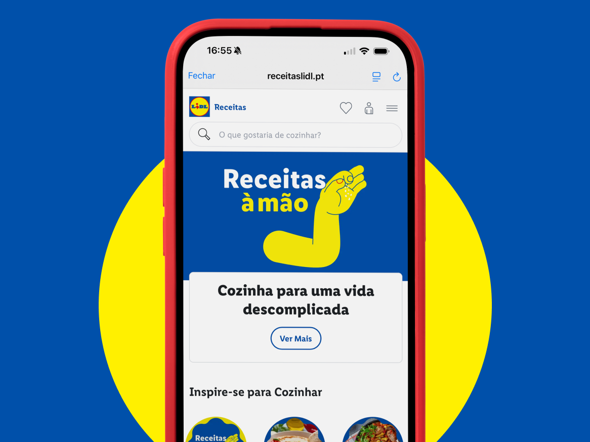 Ecrã de telemóvel com a aplicação de receitas Lidl, mostrando 'Receitas à mão' e 'Cozinha para uma vida descomplicada'.