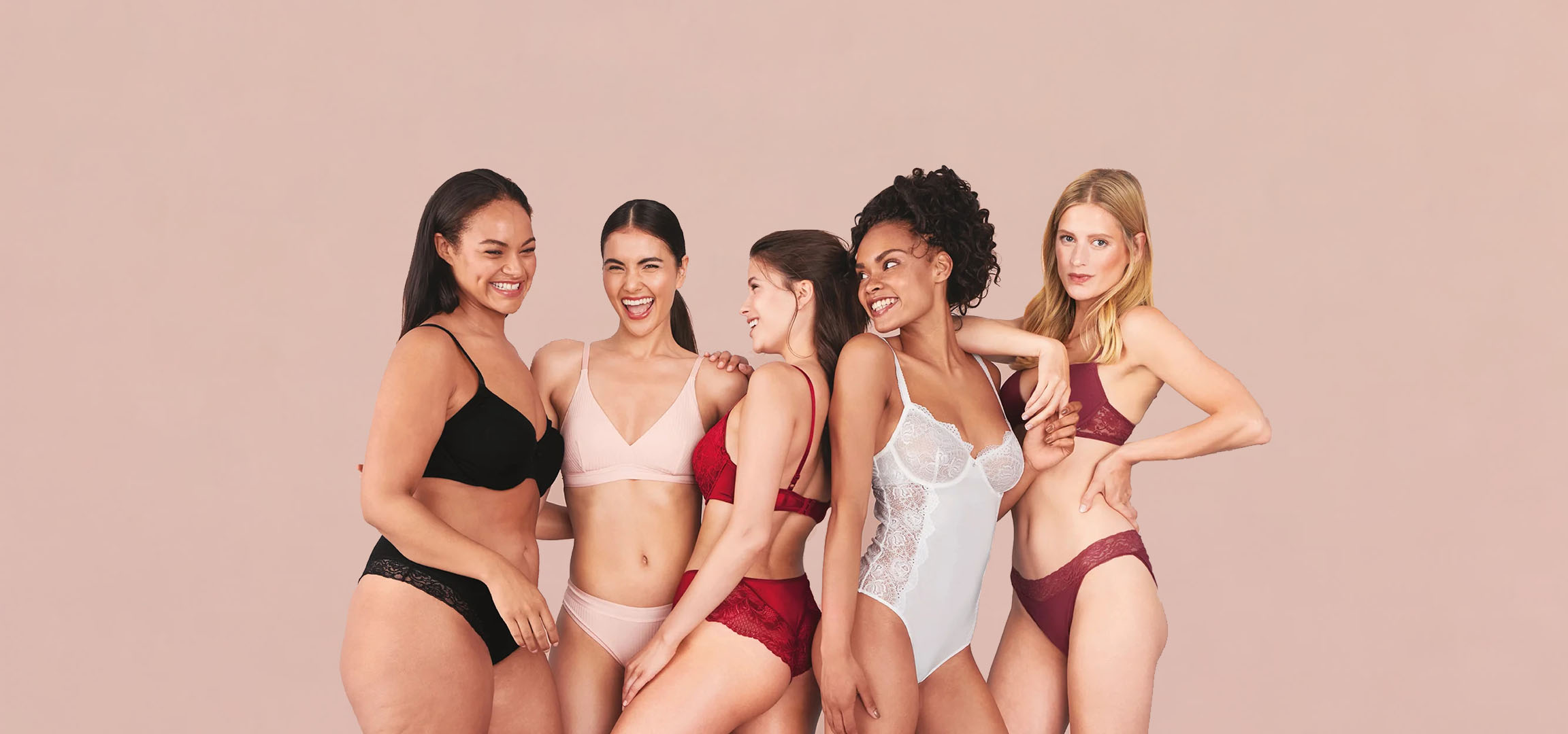 Roupas íntimas femininas, sutiãs e bodies.