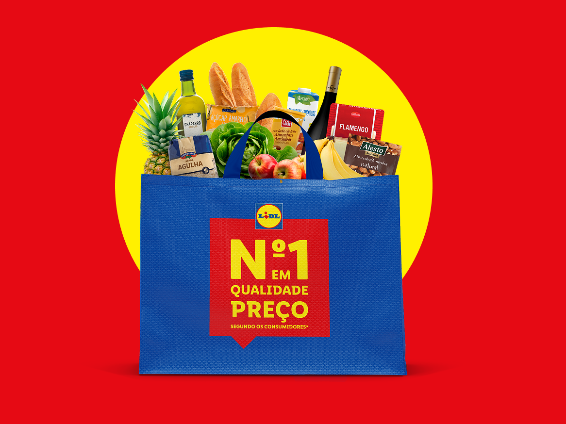 Saco de compras Lidl azul com produtos alimentares variados e o slogan 'Nº1 em Qualidade Preço'.