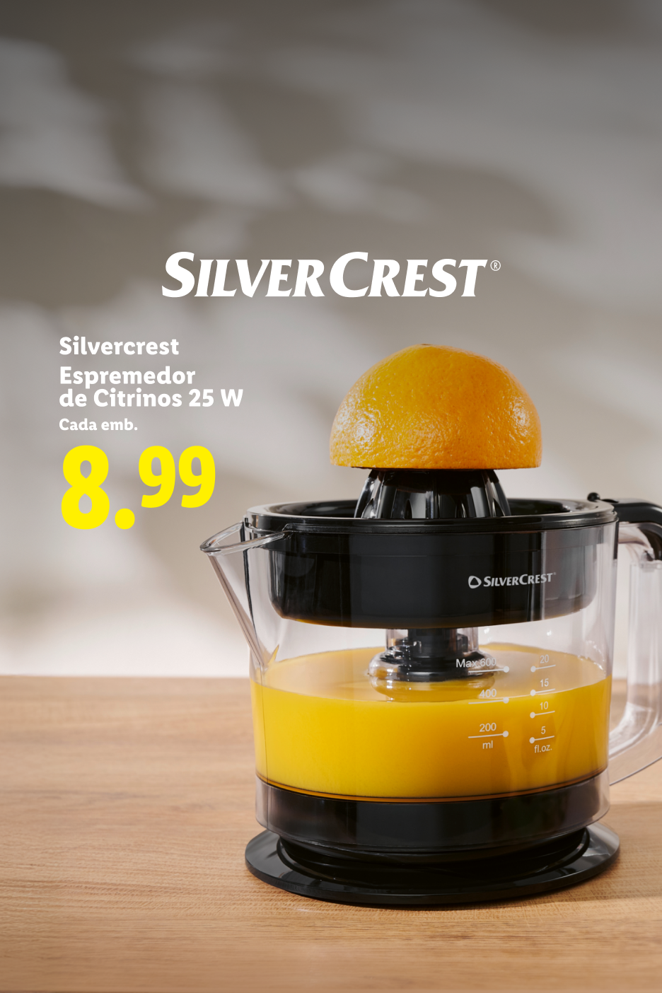 Espremedor de citrinos Silvercrest 25W com sumo de laranja e preço de 8,99€.