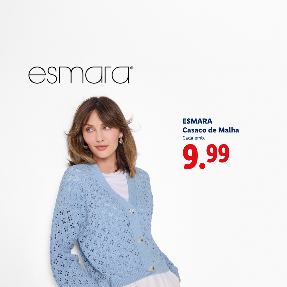 Mulher a usar um casaco de malha azul claro, preço 9,99.