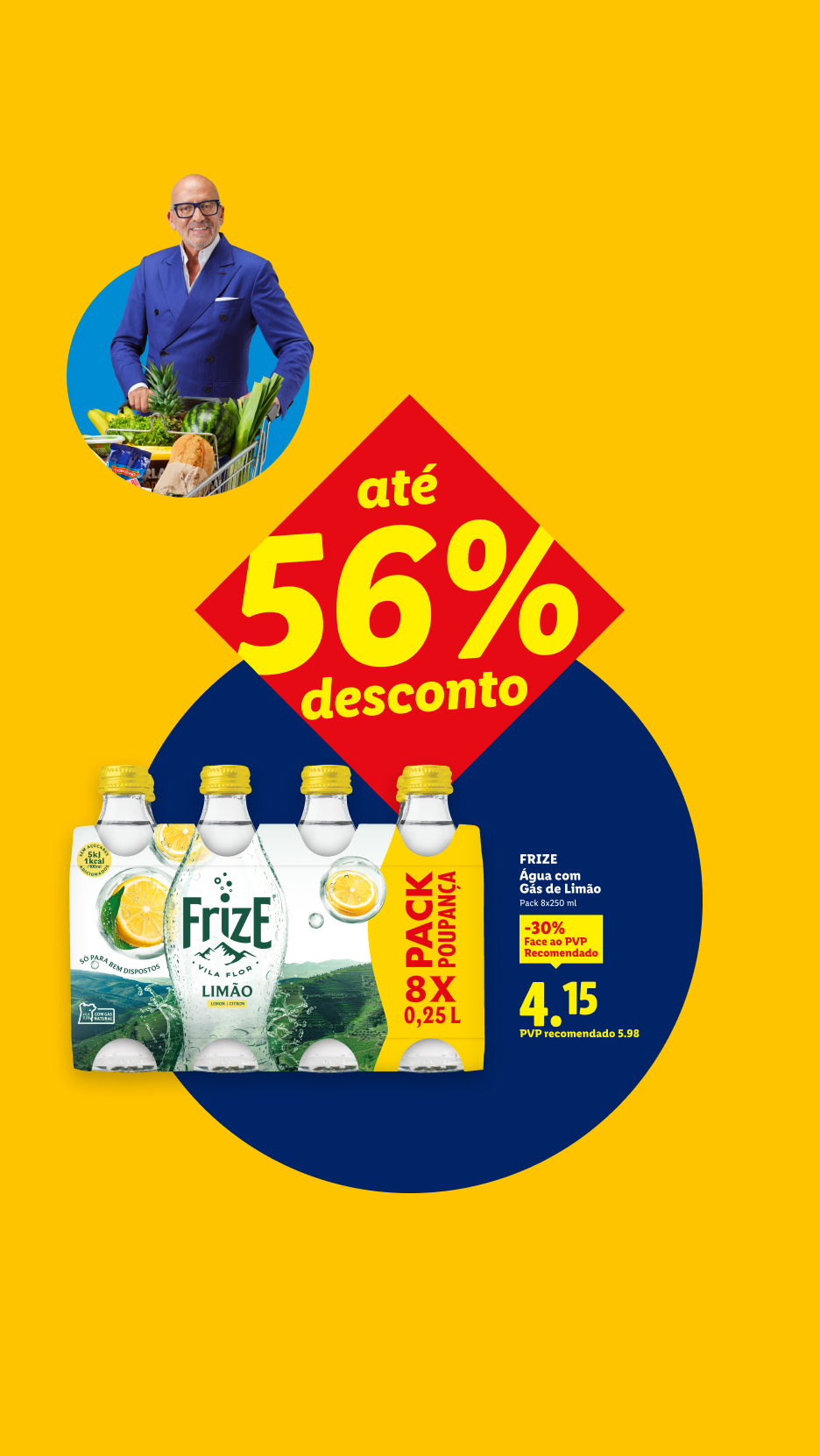 Homem com carrinho de compras e pack de água com gás de limão com 56% de desconto.