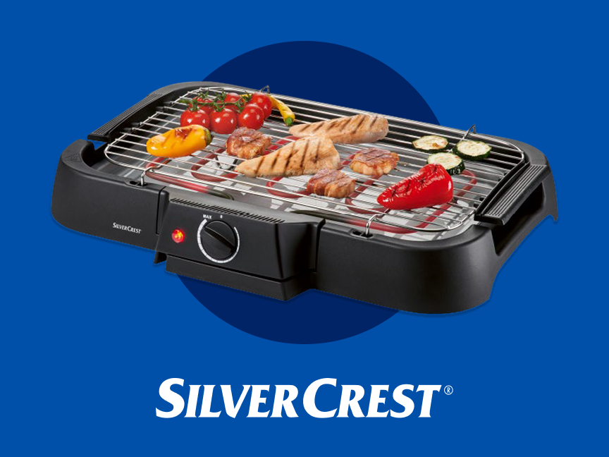 Churrasqueira elétrica SilverCrest com carnes e vegetais grelhando.