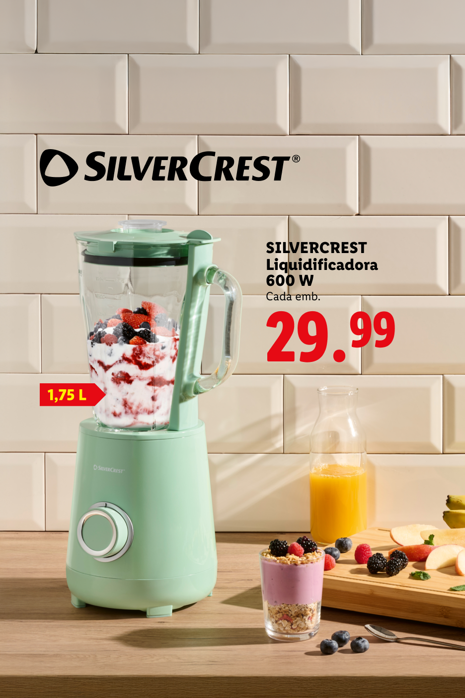 Liquidificadora de 1,75 L com 600 W, preço 29,99, com batido e fruta.