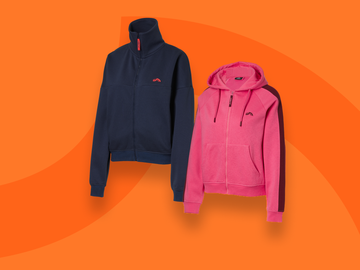 Casaco de fato de treino azul-escuro e casaco com capuz rosa