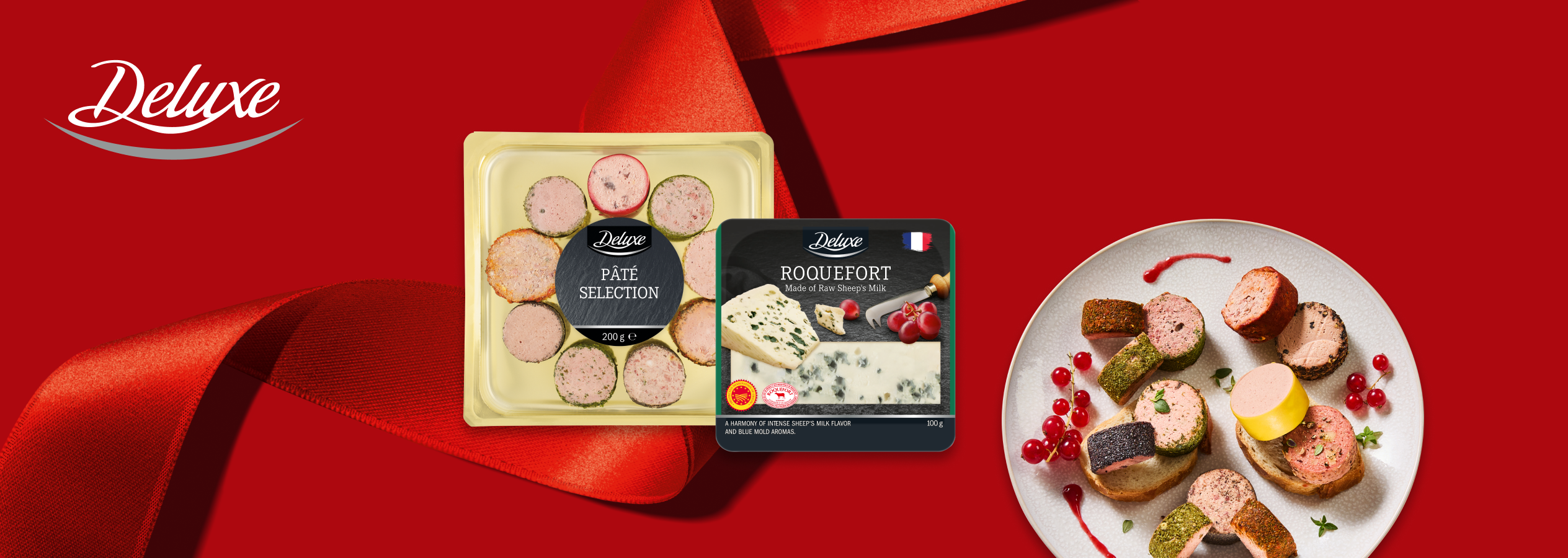 Deluxe Paté Selection e Roquefort, com canapés de paté e queijo.