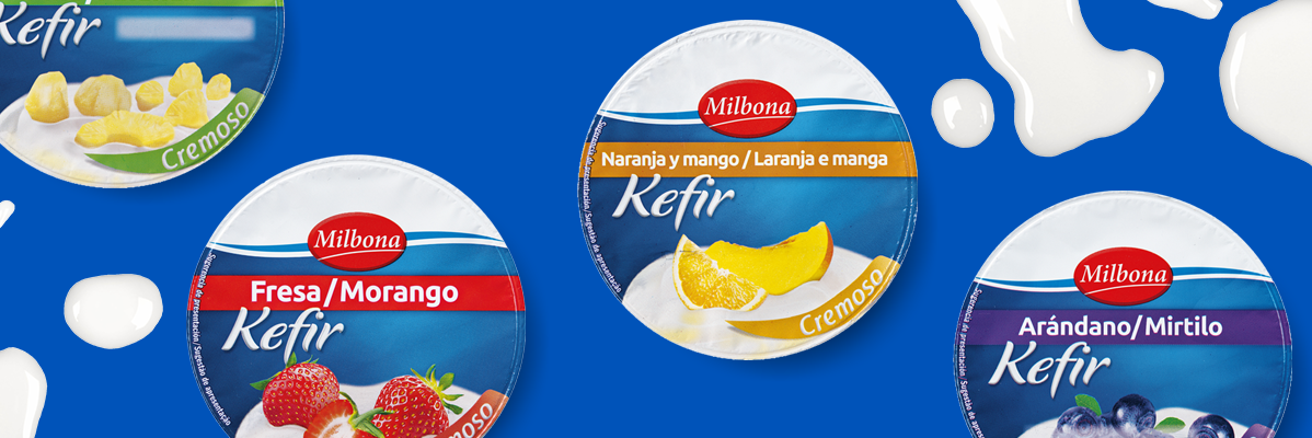 Kefir Milbona com sabores de morango, laranja/manga e mirtilo.