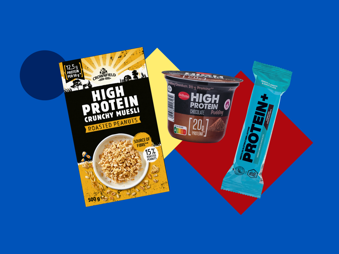 Produtos de alto teor proteico: muesli Crownfield, pudim de chocolate Milbona e barra Protein+.