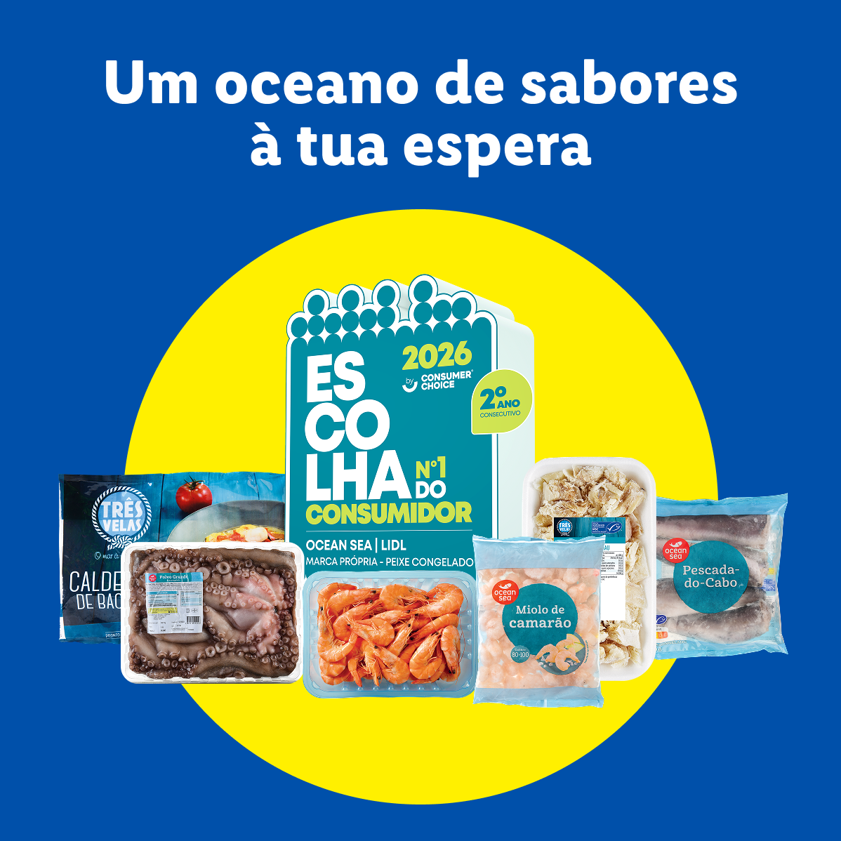 Uma variedade de produtos do mar, incluindo polvo, camarão e peixe, com o selo 'Escolha do Consumidor 2026'.