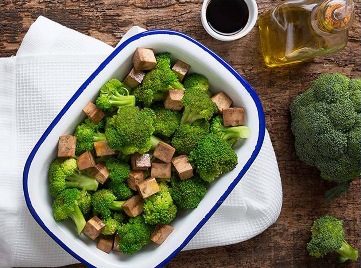 Bowl de Brócolos com Tofu Marinado Bio