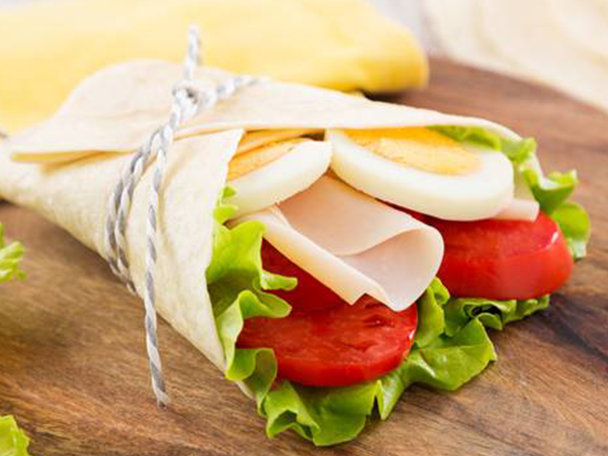 Wrap de Ovo Cozido, Fiambre de Aves e Salada